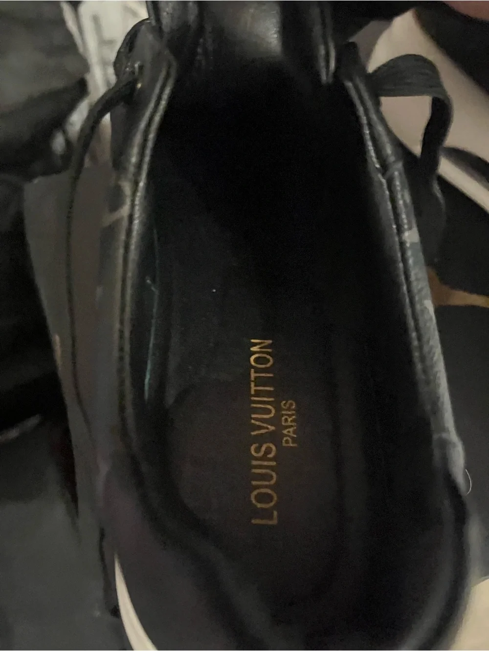 Louis Vuitton Men's Black Low-Top Leather Sneakers size 9.5 Beautiful!